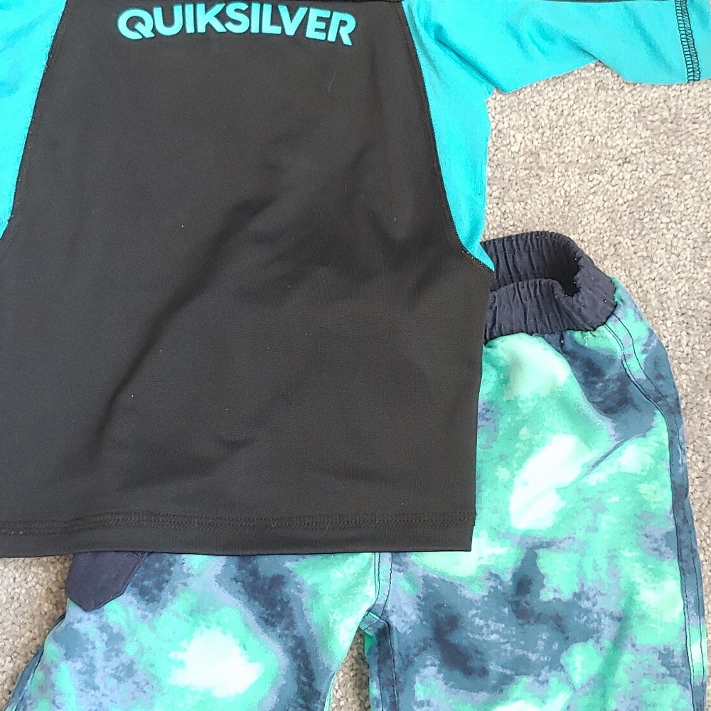 3t quiksilver bathing suit and rashguard